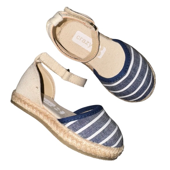 Crazy 8 Striped Blue and Cream Kids Sandals - Picture 1 of 15